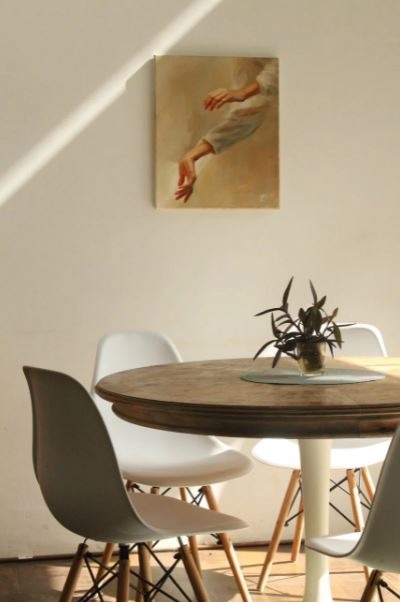 Round Dining Tables