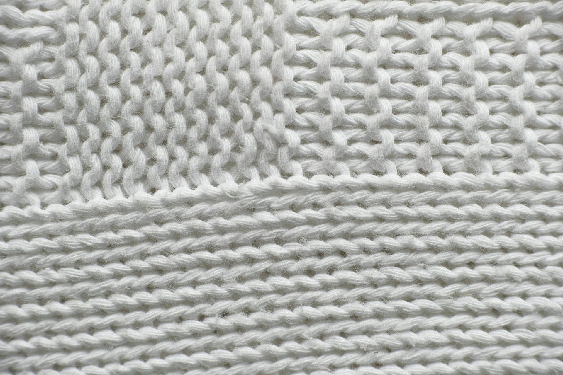 Wool Fabrics: The Strength of Estamette and Cadis