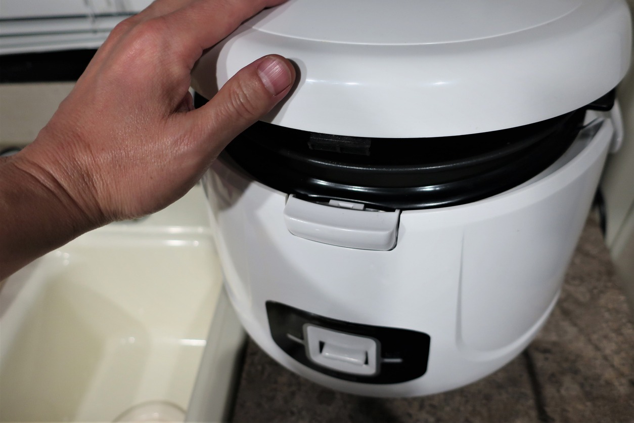 Electric-pressure thermoelectric rice cooker