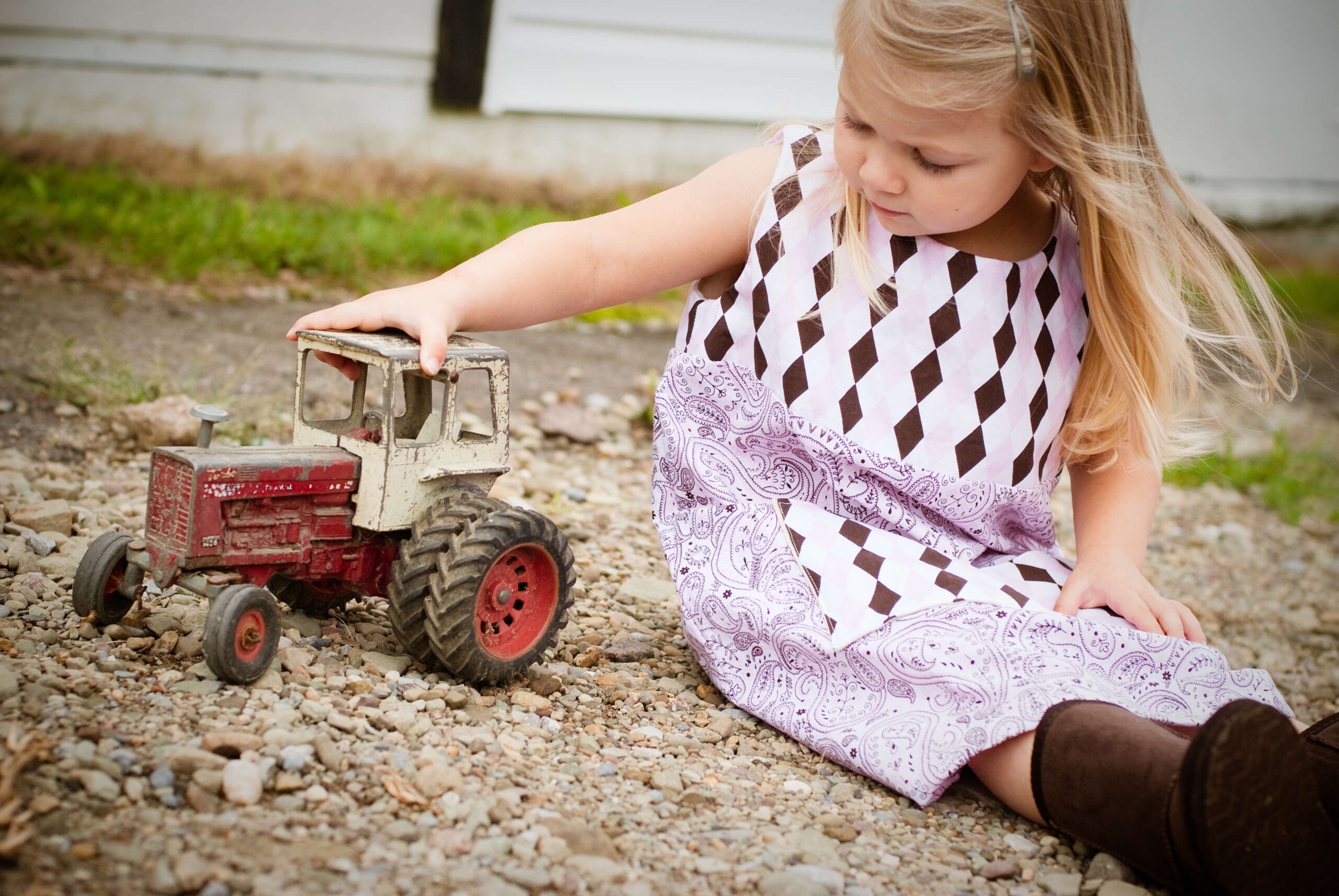 How Kids' Tractors Cultivate Imagination and Outdoor Play